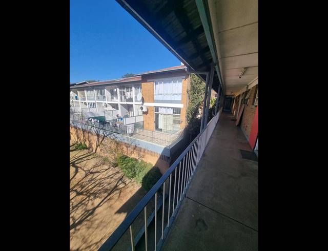 2 BEDROOM APARTMENT FOR SALE IN KEW